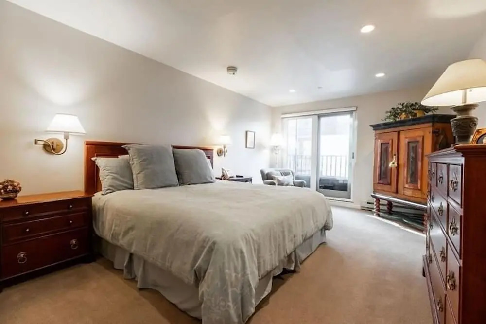 Northwood's Juniper 311 6 Bedroom Condo by RedAwning