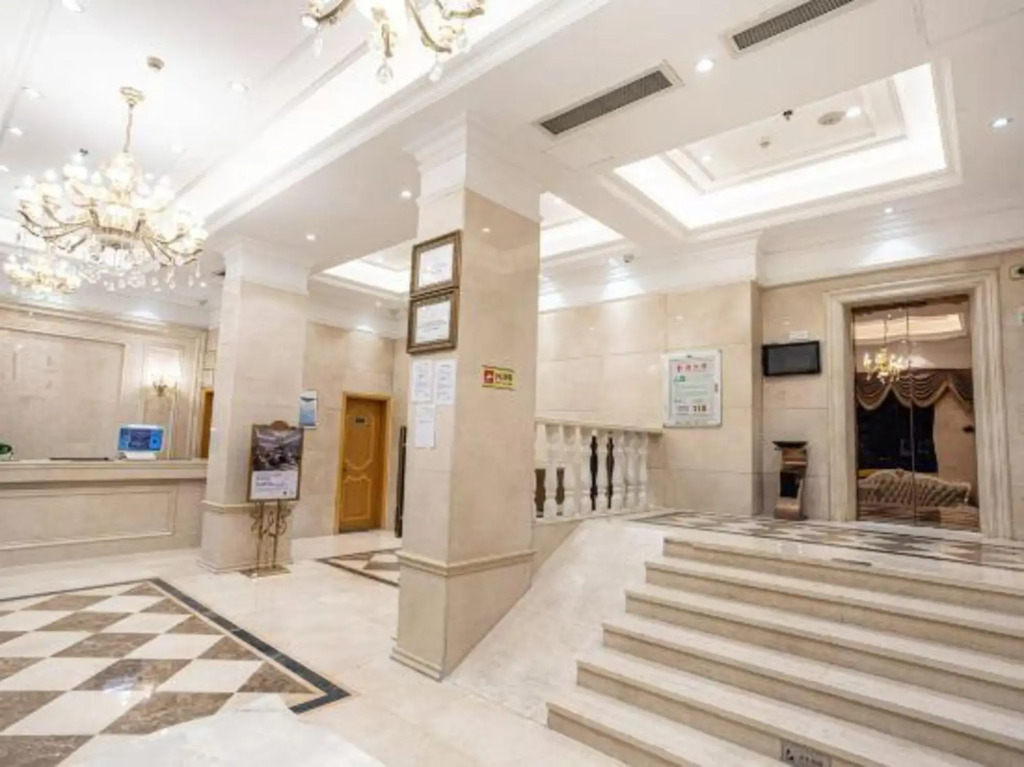 Chihao Hotel (Shenzhen Shiyan Hongfa World Store)