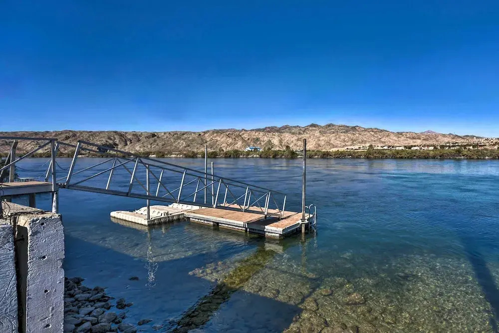 Pet-friendly Retreat - 1 Block to Colorado River!