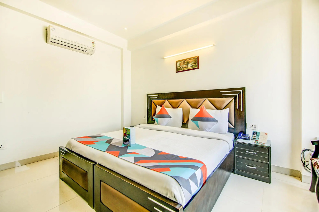 Via Hemkunt Residency - Nr Yatharth Super Speciality Hospital - Noida 110
