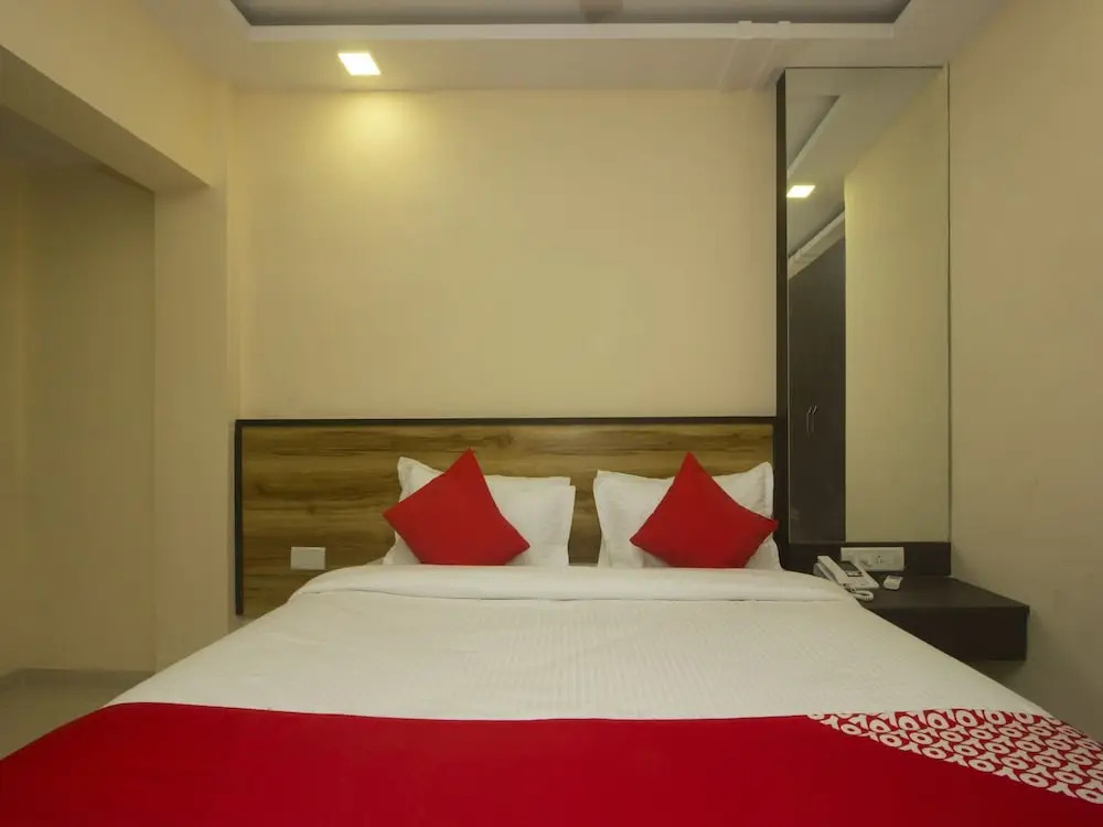 OYO 17393 Hotel Elite Plaza