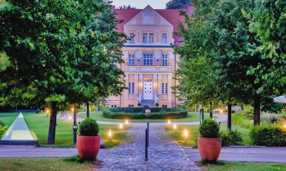 Sunday Resort Rugen Deluxe 2-bedroom Apartment