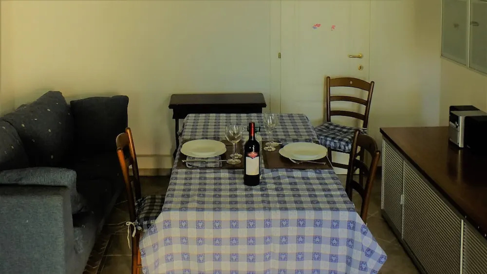 Cozy Apartment With Panoramic Garden in the Historic Center of Iesi