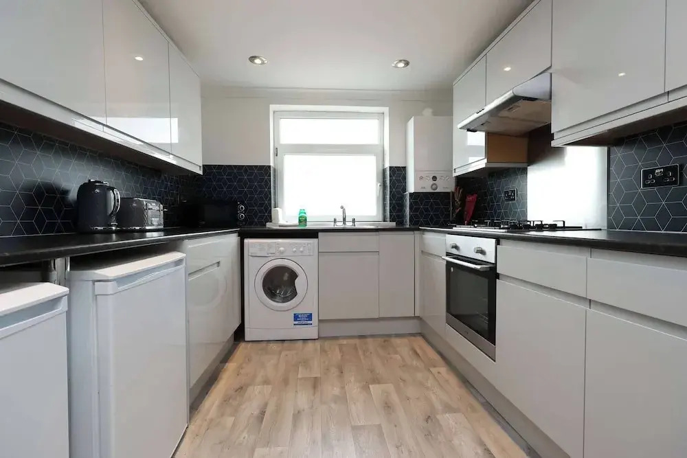 Luxury Living, Central Spot