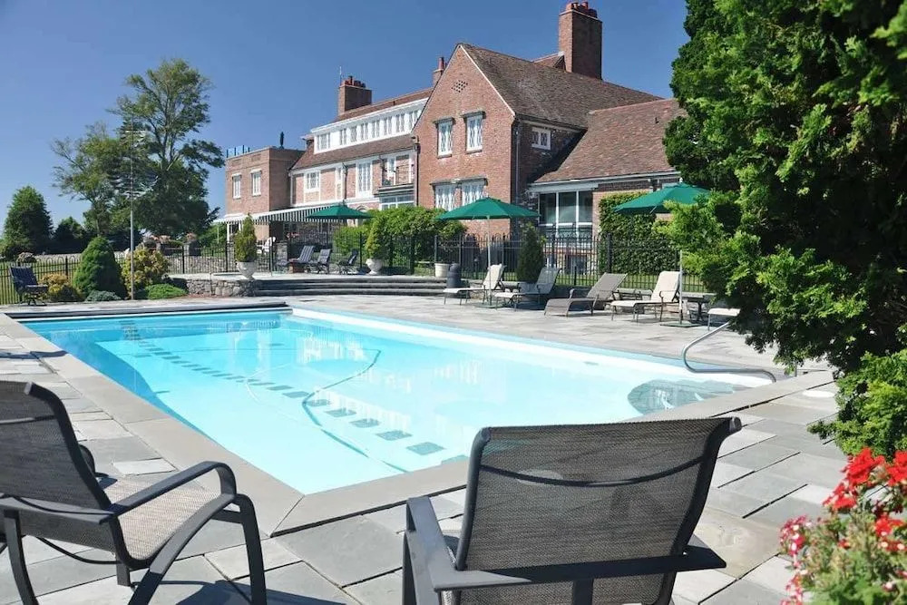Point Pleasant Inn & Resort