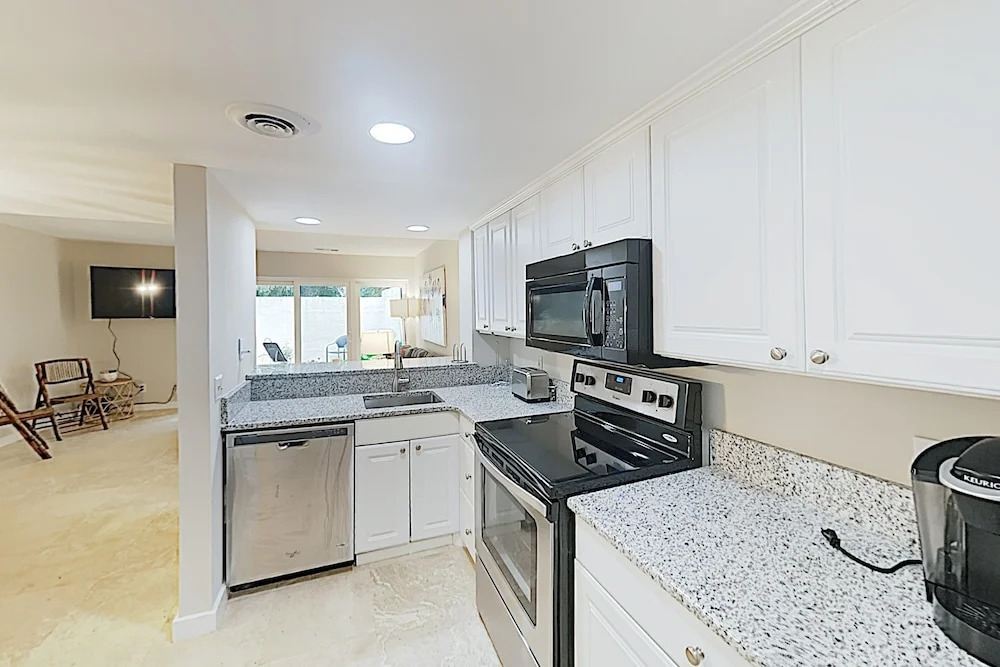 Updated Tanglewood W/ Pool - Walk To Beach! 3 Bedroom Condo