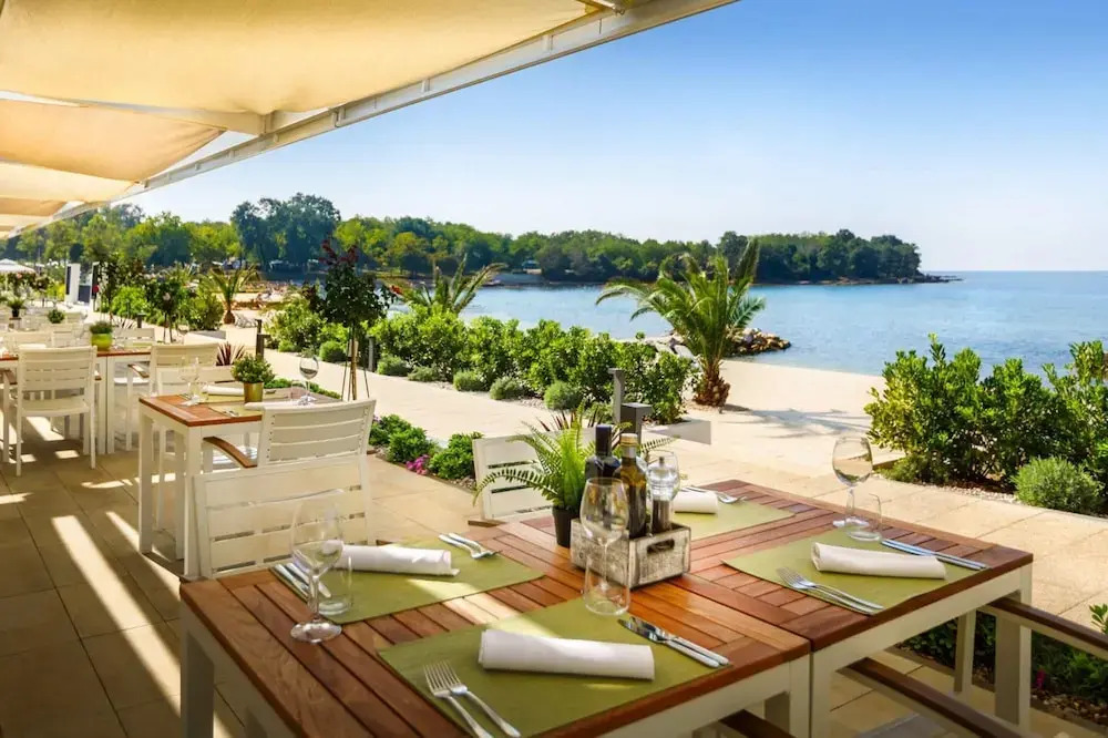 Mobile Home in Novigrad With Terrace