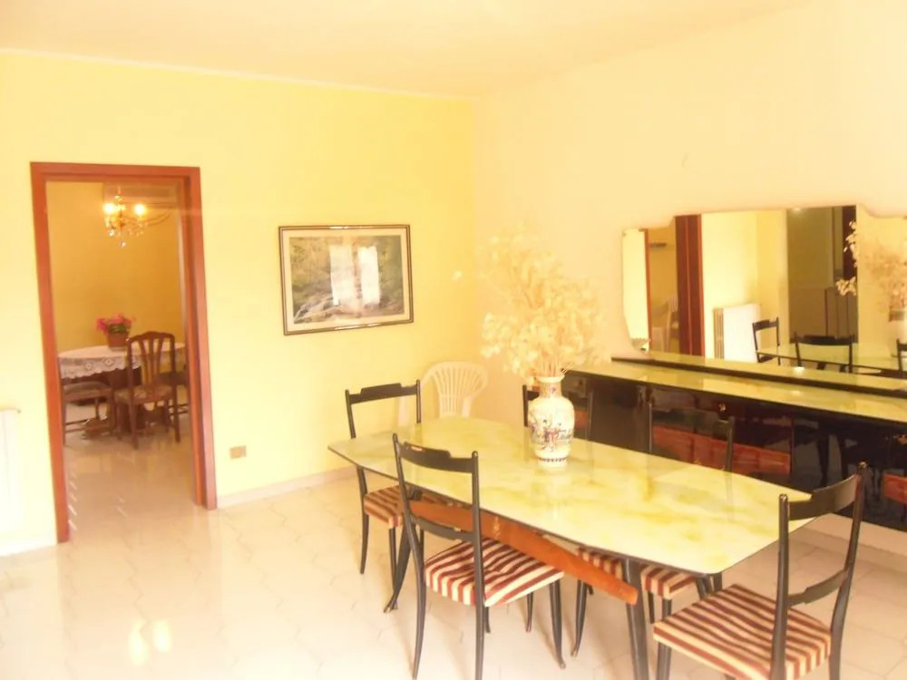 ITALIA GUESTHOUSe