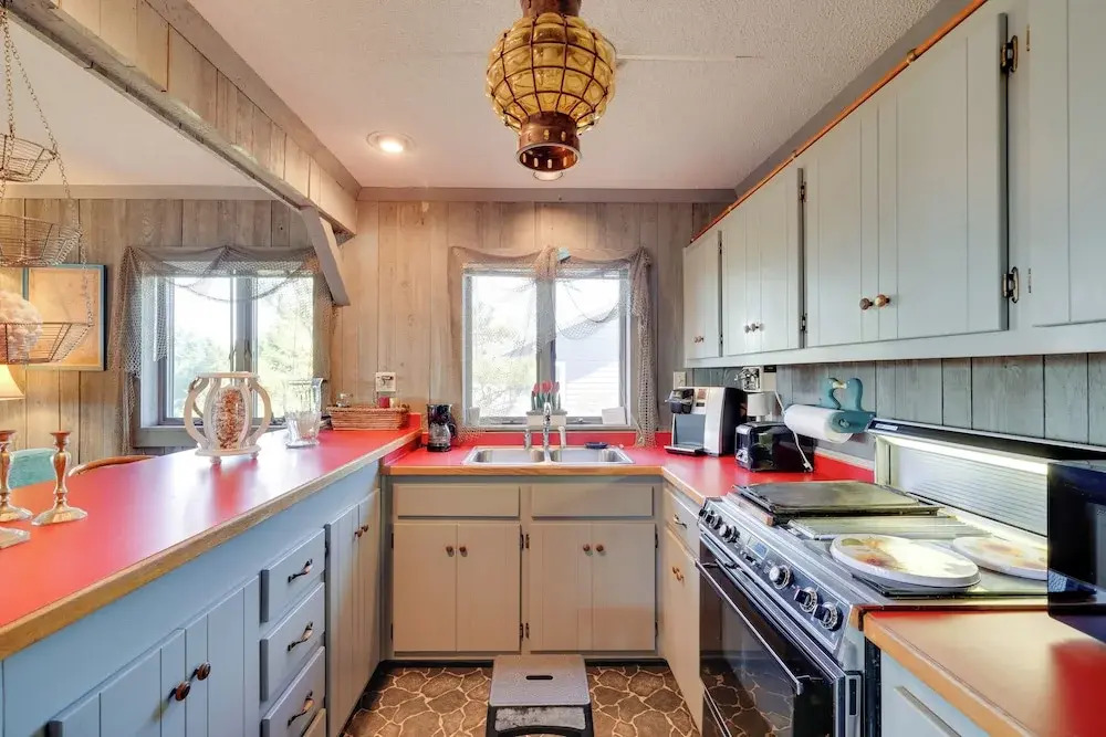 Spacious Kill Devil Hills Getaway w/ 3 Decks!