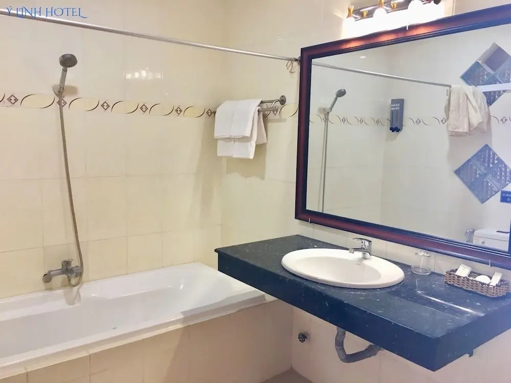Y Linh Hotel