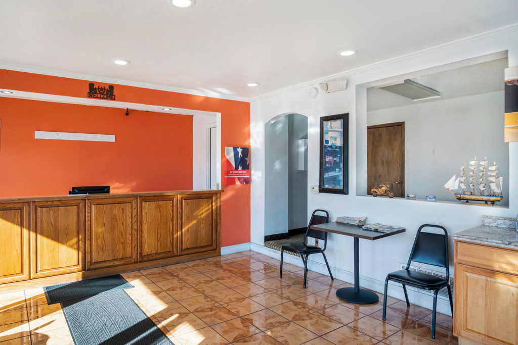 Travelodge by Wyndham Dodge City KS