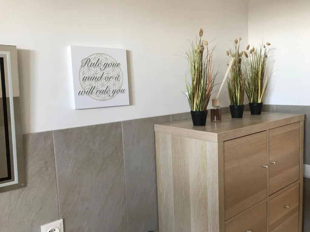 KMHeim, Cozy 103m2 apartment, with 3 bedroom and covered free parking place, close to city center