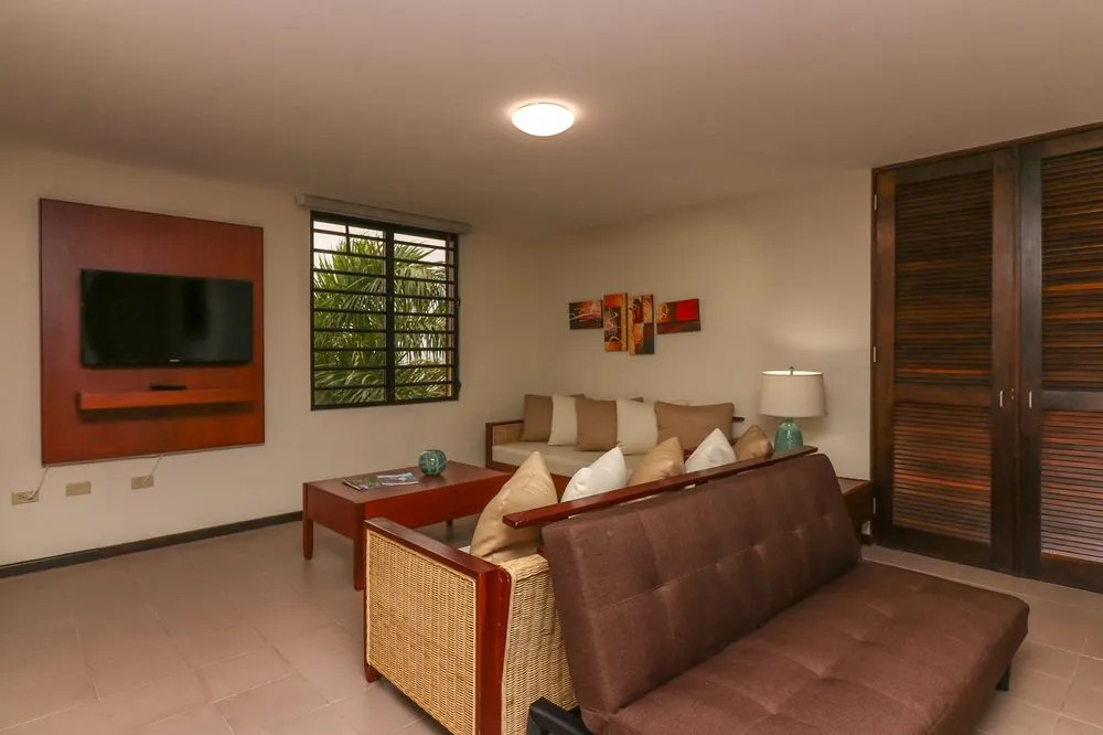 The Plaza Suites
