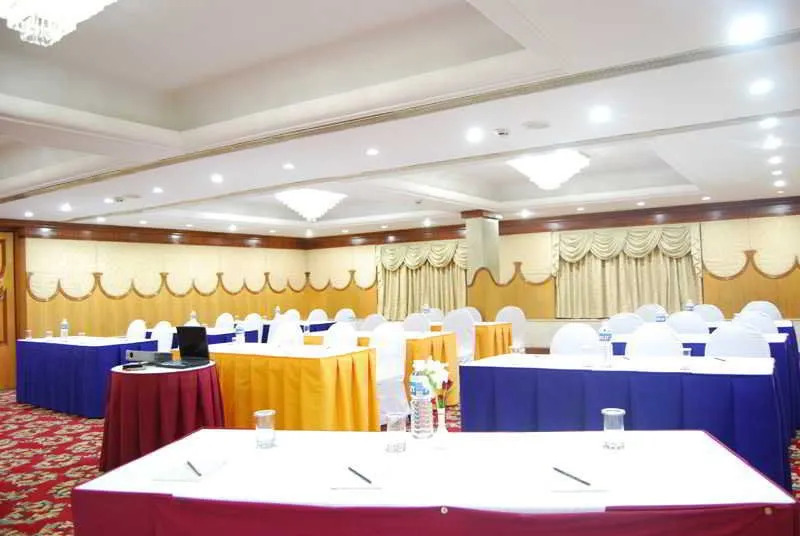 Hotel Ramada Raj Park