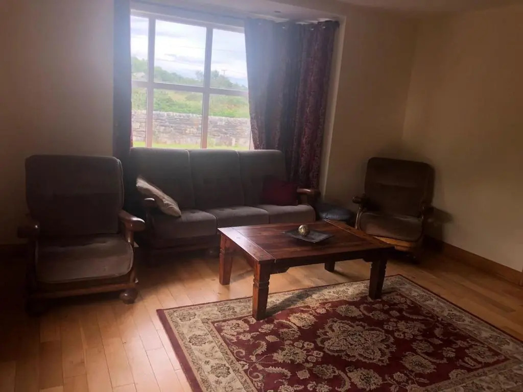 Modern Six Bedroom House Westport