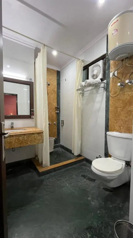 1 BR Boutique stay in Chaura Maidan, Shimla, by GuestHouser (0448)