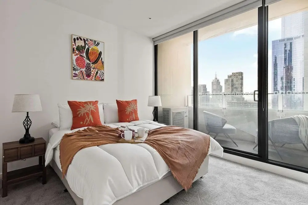 A 3BR With City Views Near Queen Victoria Market
