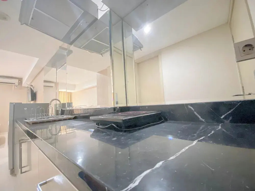 Good Homey Studio Apartment at Warhol (W/R) Residences