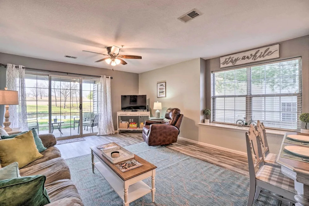 Family-friendly Condo ~ 3 Mi to Branson Landing