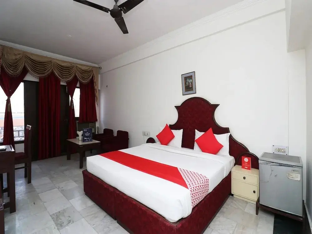 Hotel Mid Town By OYO Rooms