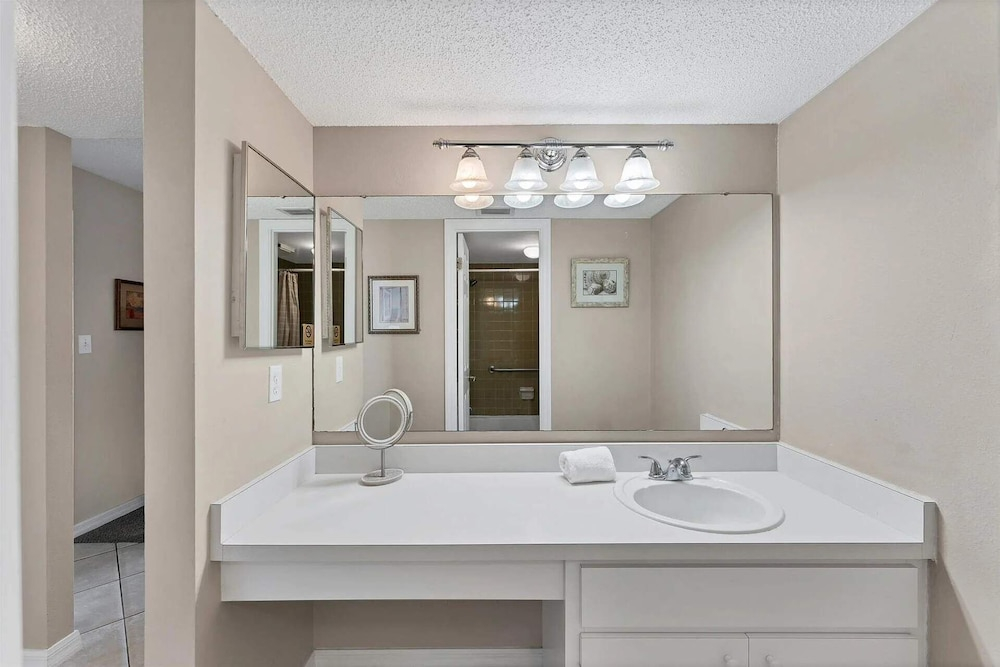 Anchorage Resort Top Floor 2 Bedroom Condo With Gulf Views 0896