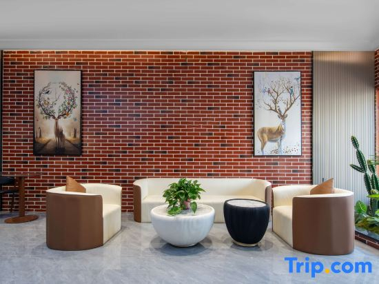 Qieman Theme Hotel (Shangqiu Railway Station Normal College)