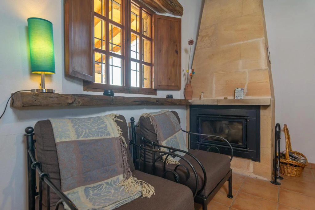 CAN GREVER - Charming country house with private pool. Ideal for couples. Free WIFI.