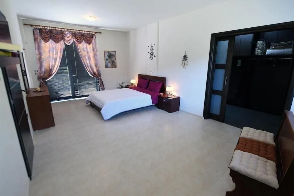 Lilies Villa