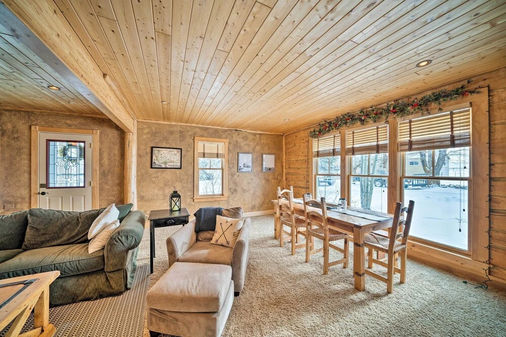 'the Farmstead' on 10 Acres w/ Mountain Views!