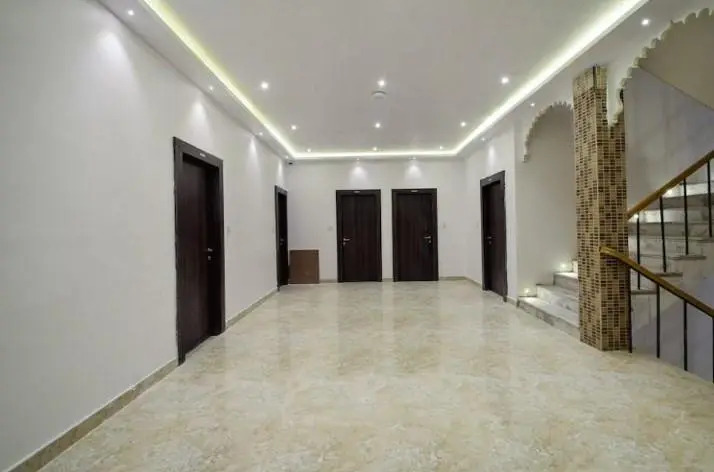 Hotel Rani Palace at Lake Fatehsagar