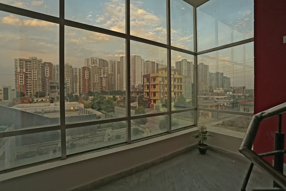 OYO 8438 DSR Residency