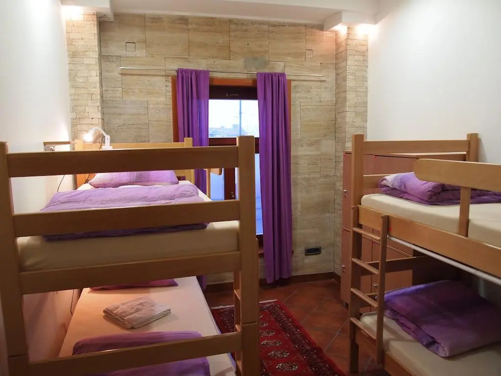 Hedonist Lounge Hostel