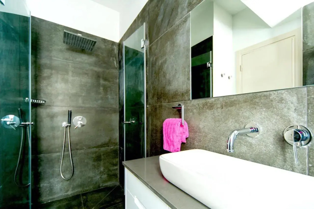 2 Bedroom Frishman Beach