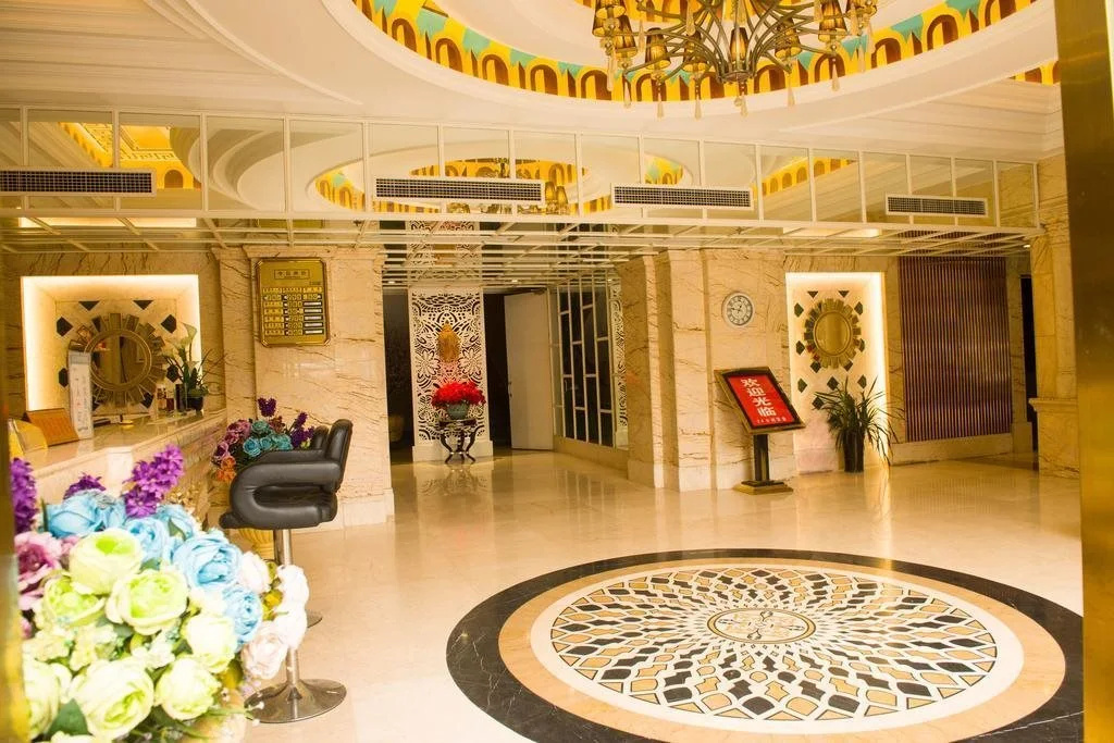 Thousands of Fortunes Hotel