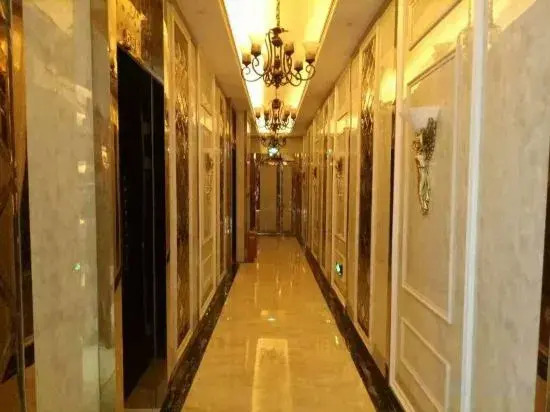 Jingxi Saint Paul Hotel (Longtan Wetland Park Branch)