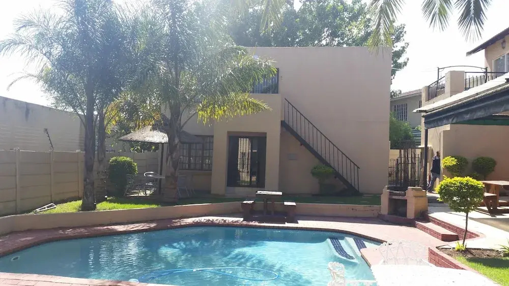 Louhallas Accommodation