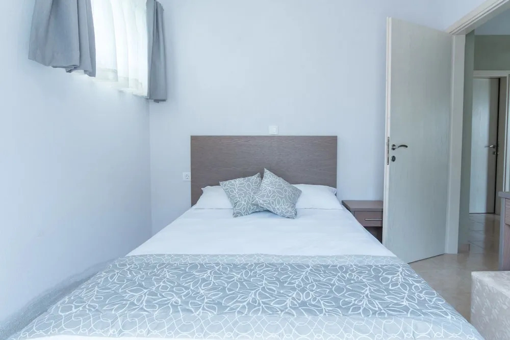 Lenas Apartments