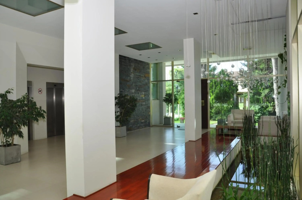 Building Albar