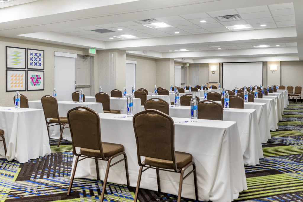 Holiday Inn Express Hotel & Suites Albuquerque Midtown by IHG