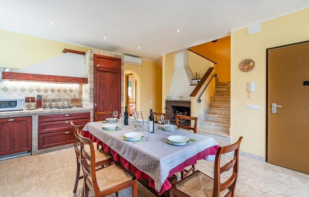 5 Bedroom Amazing Home In Torvaianica