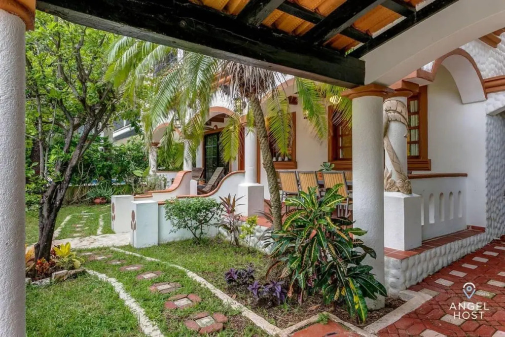 6Br Villa W Pool, Bbq & Backyard