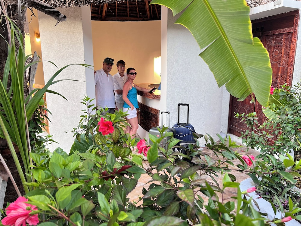 Zamu Beach Hotel