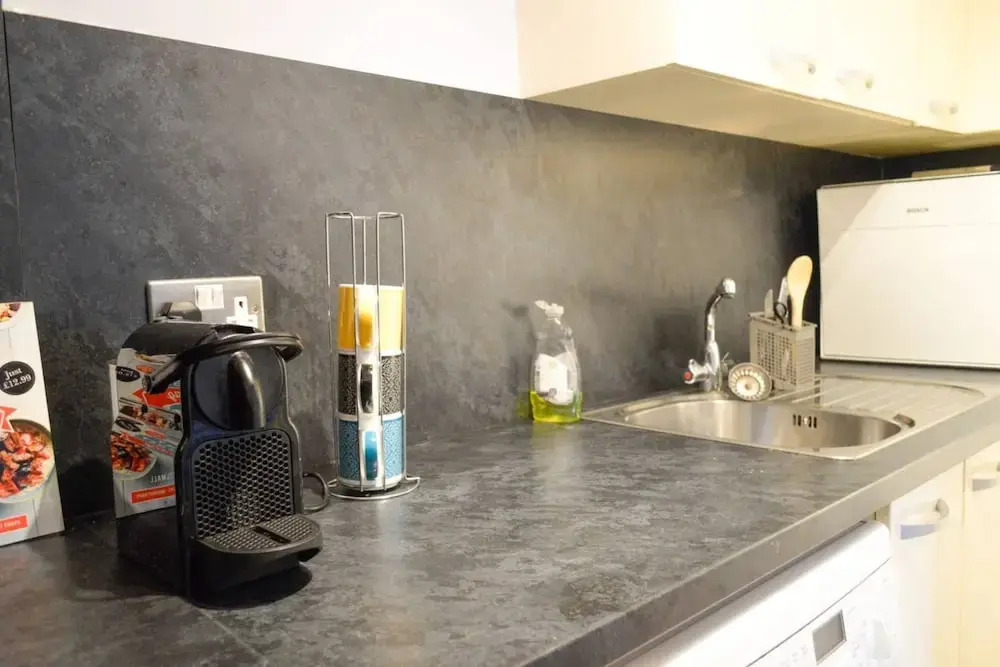 Cosy One Bed West End Flat Ideal for Tourists