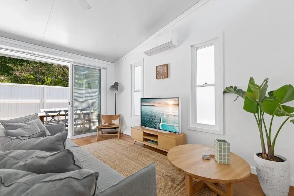 Relaxing 2-bed Home Close to Beaches and Parks