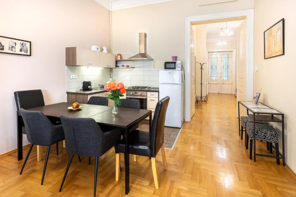 ORANGEHOMES Kalvin Sq 2 bedroom apartment