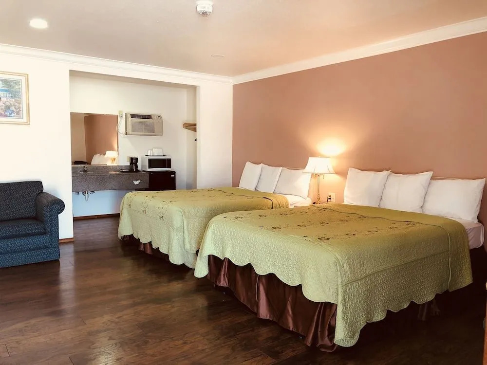 The Woodrose- NEWLY RENOVATED