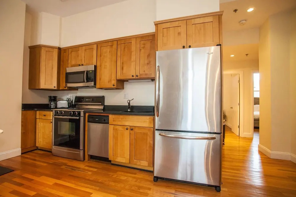 Luxe Condo Back Bay Boston-3 Bedrooms & 2 Baths