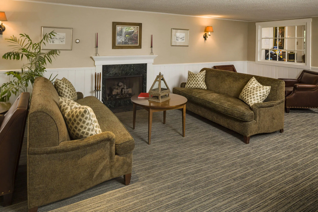 Bluebird Cady Hill Lodge