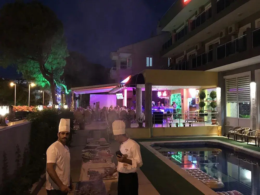 Twenty One Hotel