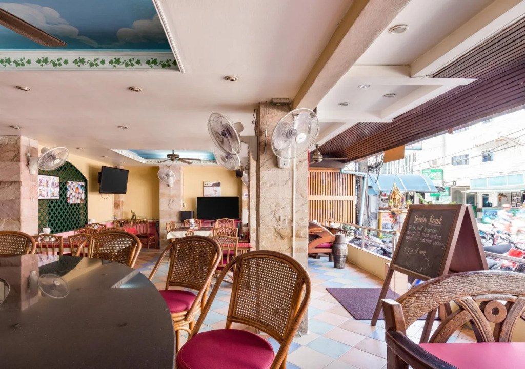 Summer Breeze Hotel